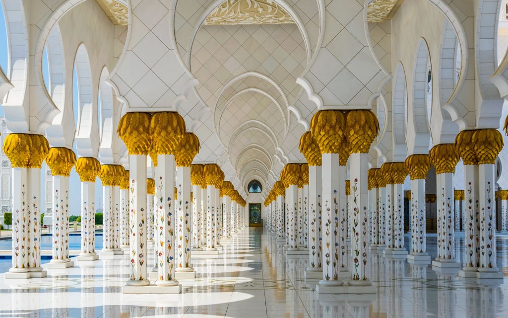 mosque tours in Sheikh Zayed Grand Mosque 