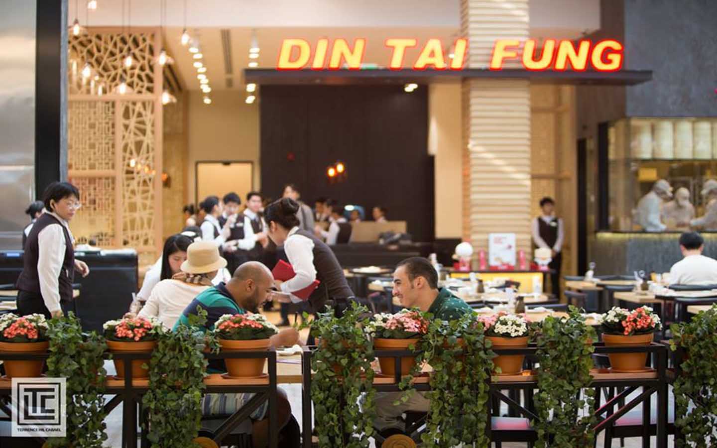 Din Tai Fun restaurant seating area