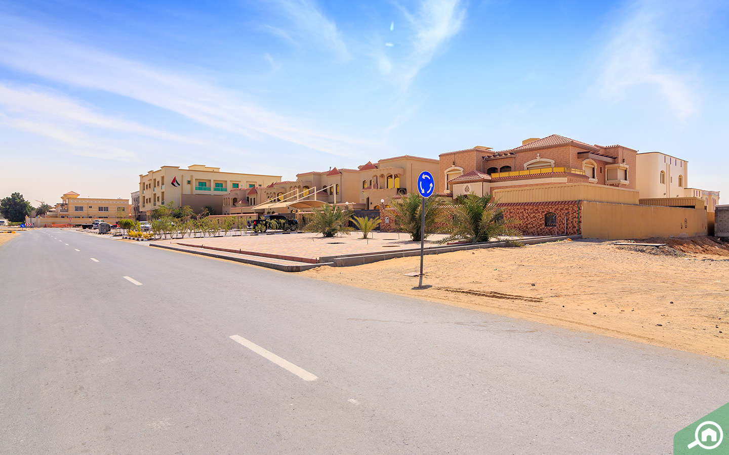 مجمع سكني فريد وقريب من إماراتي الشارقة ودبي