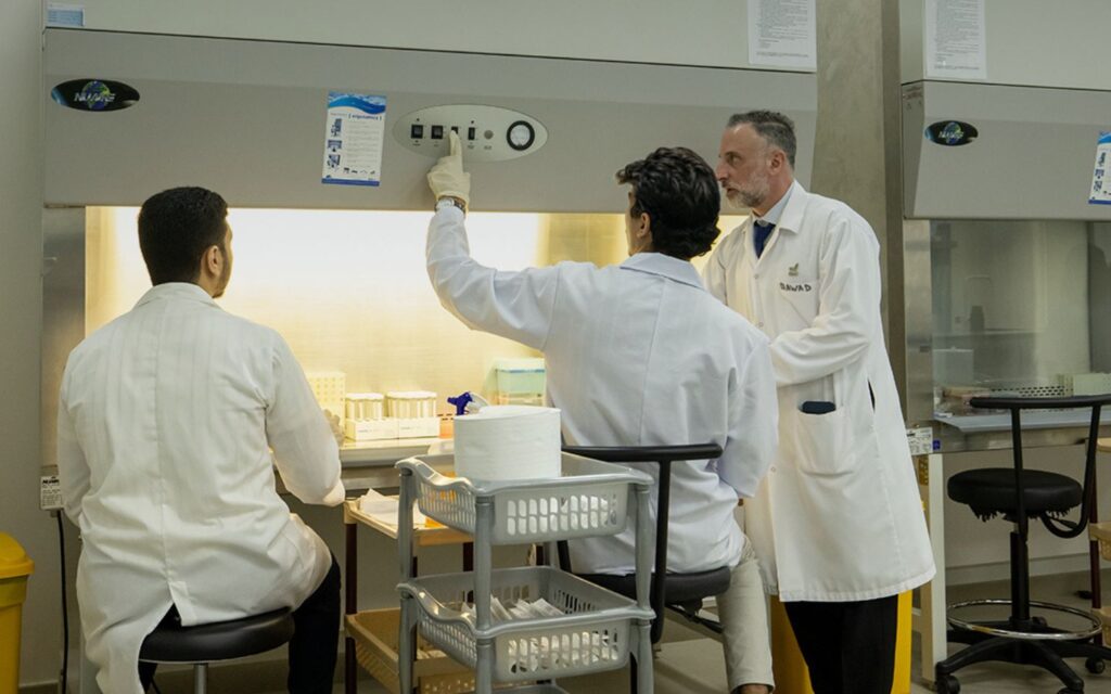 students at lab in AURAK