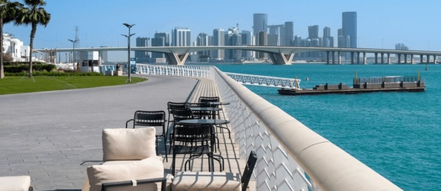 مقهى في أبوظبي