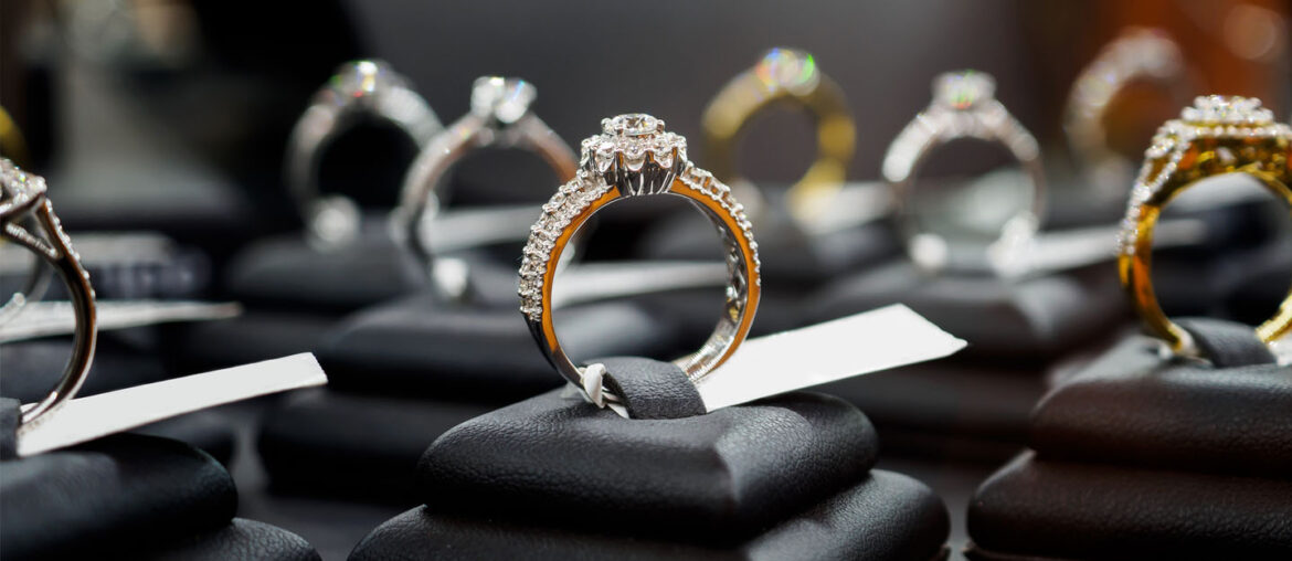 Buy Diamonds in Dubai Joyalukkas, Damas Jewellery & More MyBayut