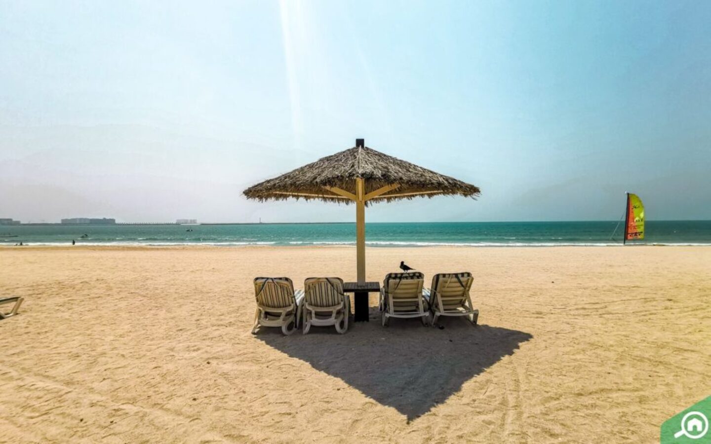 شاطئ الحمرا