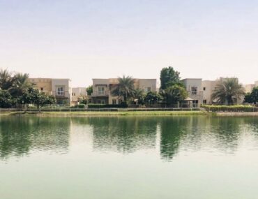 فلل مطلة على البحر