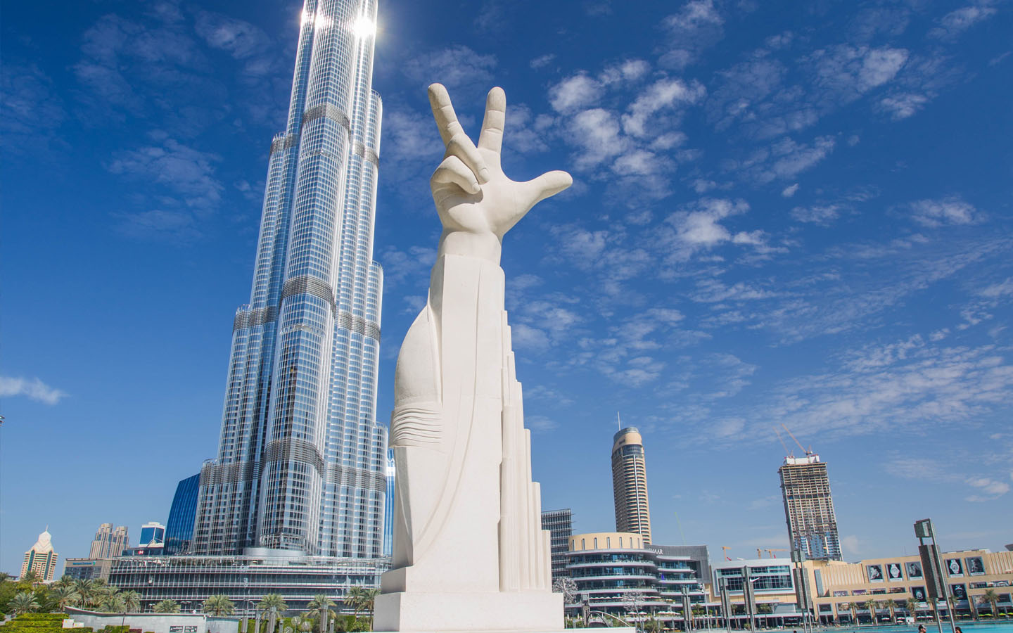 Top Art Sculptures in Dubai MOJO, Data Monolith AI & More MyBayut