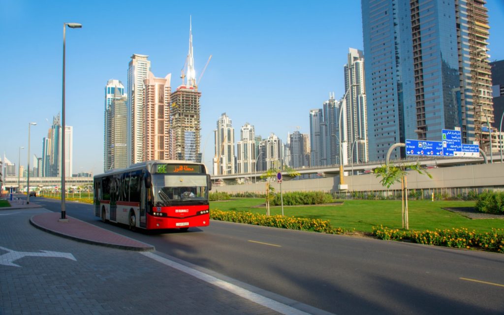 حافلة من مواصلات الخليج التجاري