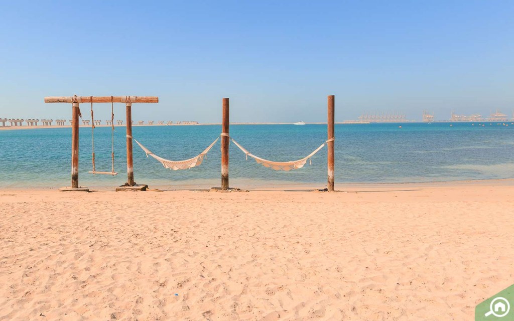 Hammocks and swings available for use with Banan Beach day access