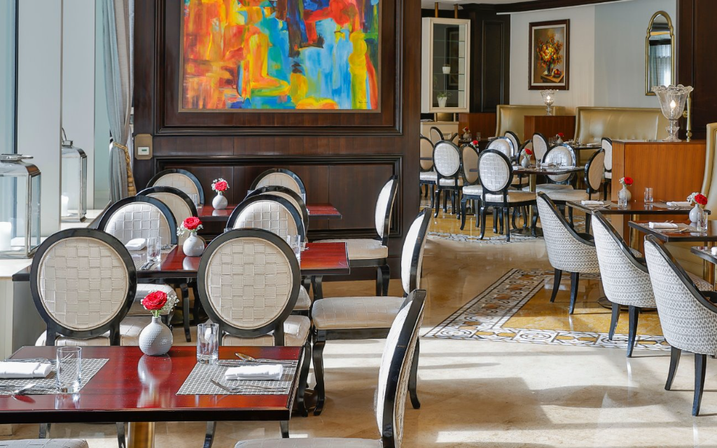 مطعم ذا تراس على الكورنيش