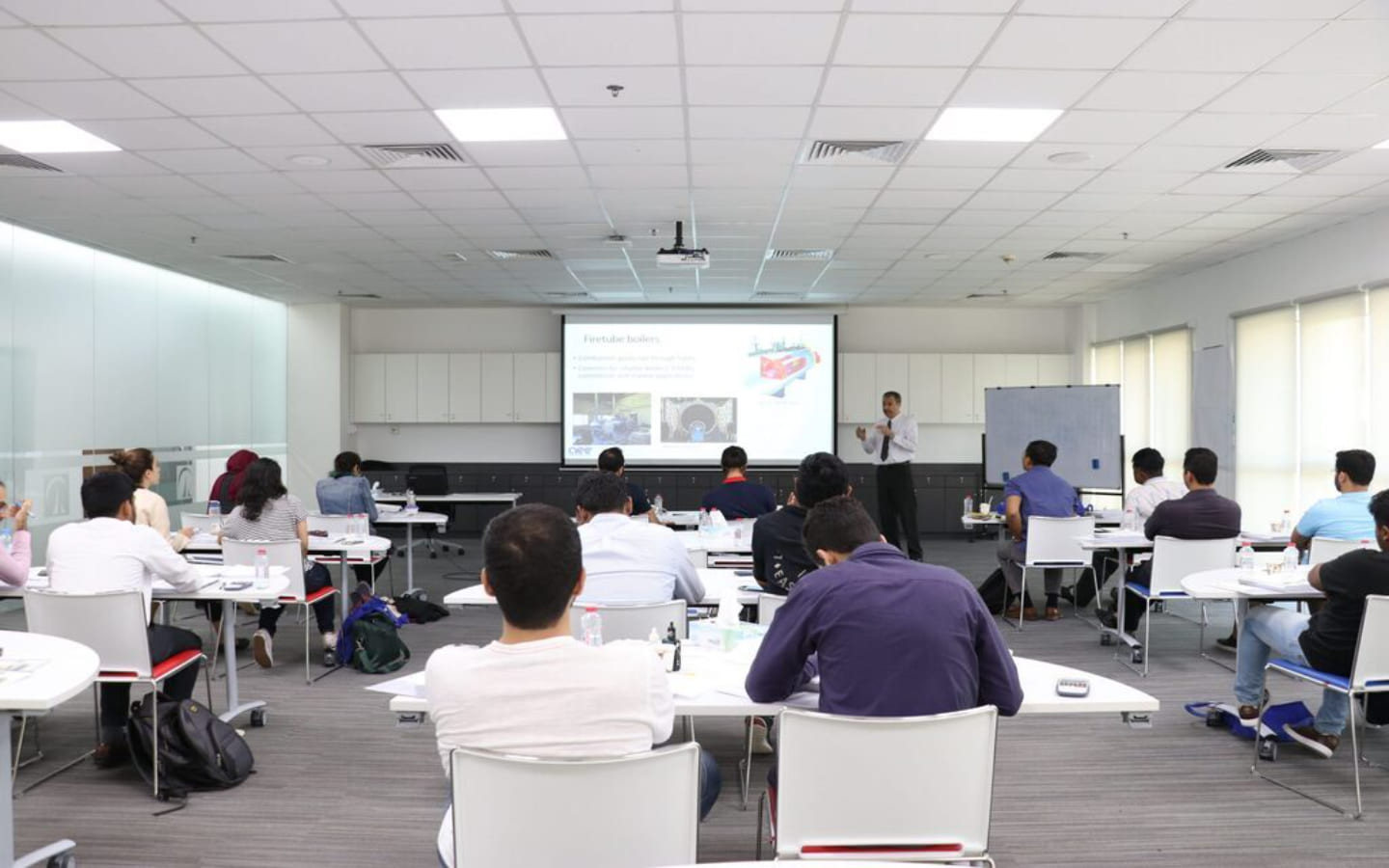 محاضرة في الجامعة البريطانية في دبي