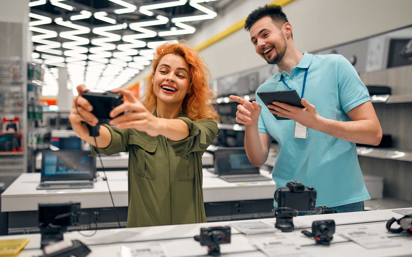 محل كاميرات في دبي سكرين فوكس بيداريان الفلك للإلكترونيات ماي بيوت