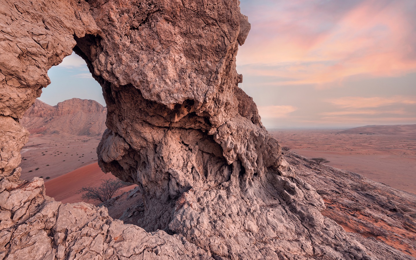صحراء مليحة من اماكن التخييم في الشارقة