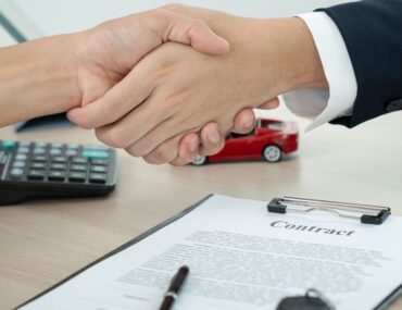 How to transfer ownership of a car in UAE