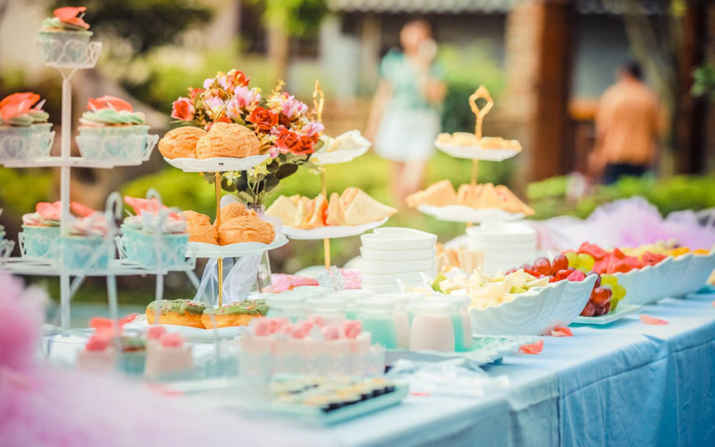 Catering companies in Abu Dhabi prepared a table for an outdoor event