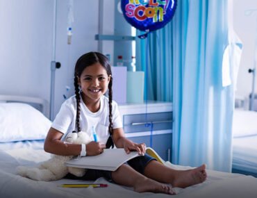 طفلة في مستشفى