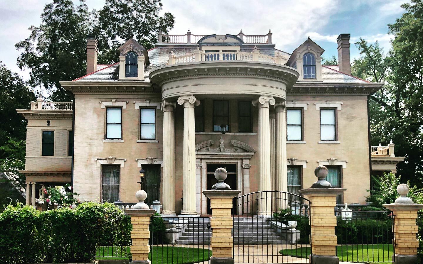 واجهات فلل كلاسيك