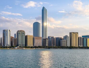 تكلفة التعاقد مع وكيل عقاري في أبوظبي