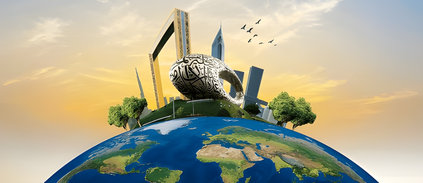 كرة أرضية مع أبرز معالم الإمارات