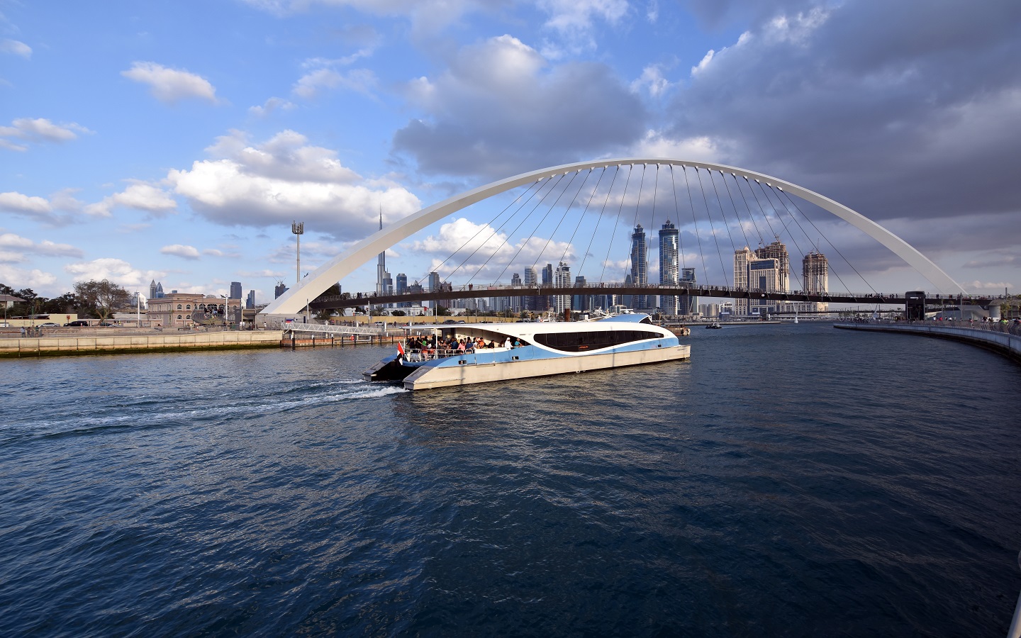 dubai water canal yacht cruise