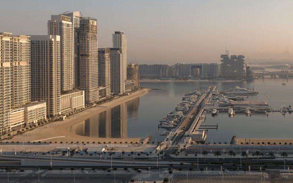 apartment building in Dubai Harbour