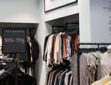 Dubai Outlet Mall vs Outlet Village