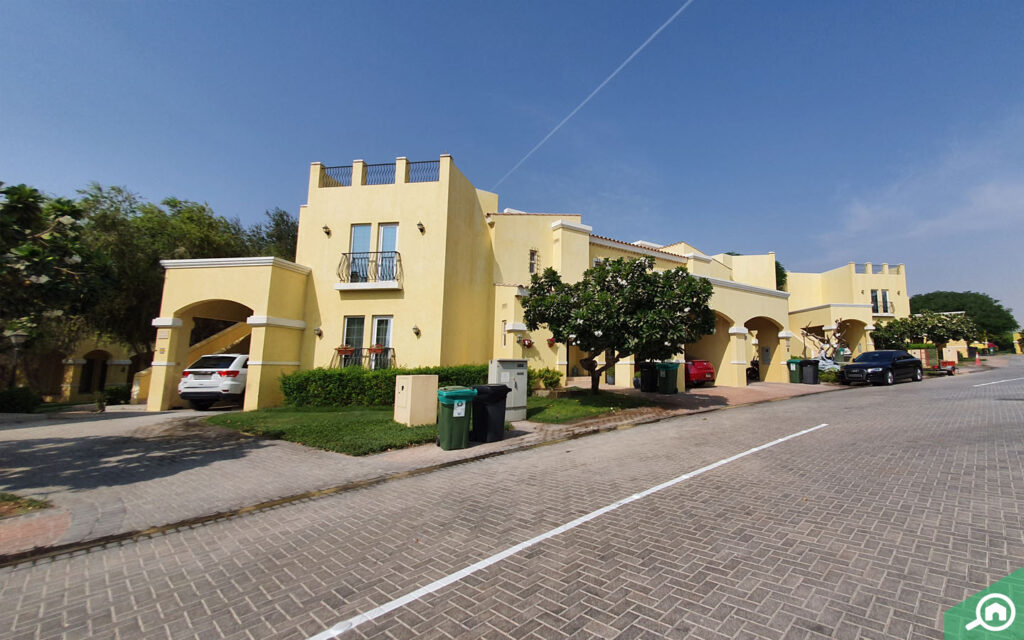 Front view of a villa in Dubailand