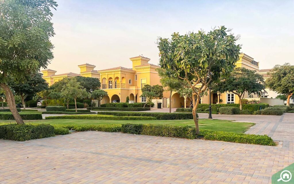dubailand townhouses with green spaces