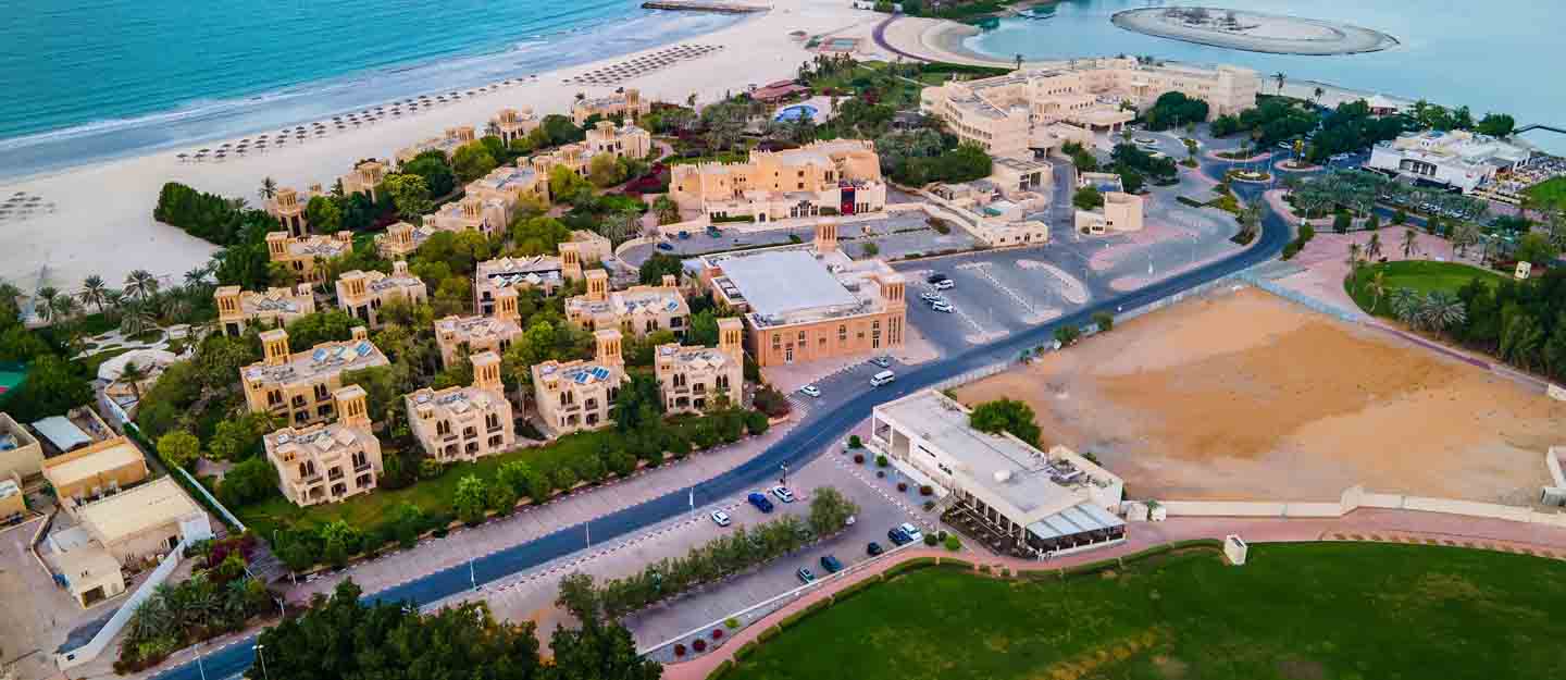 مبانٍ قيد الإنشاء