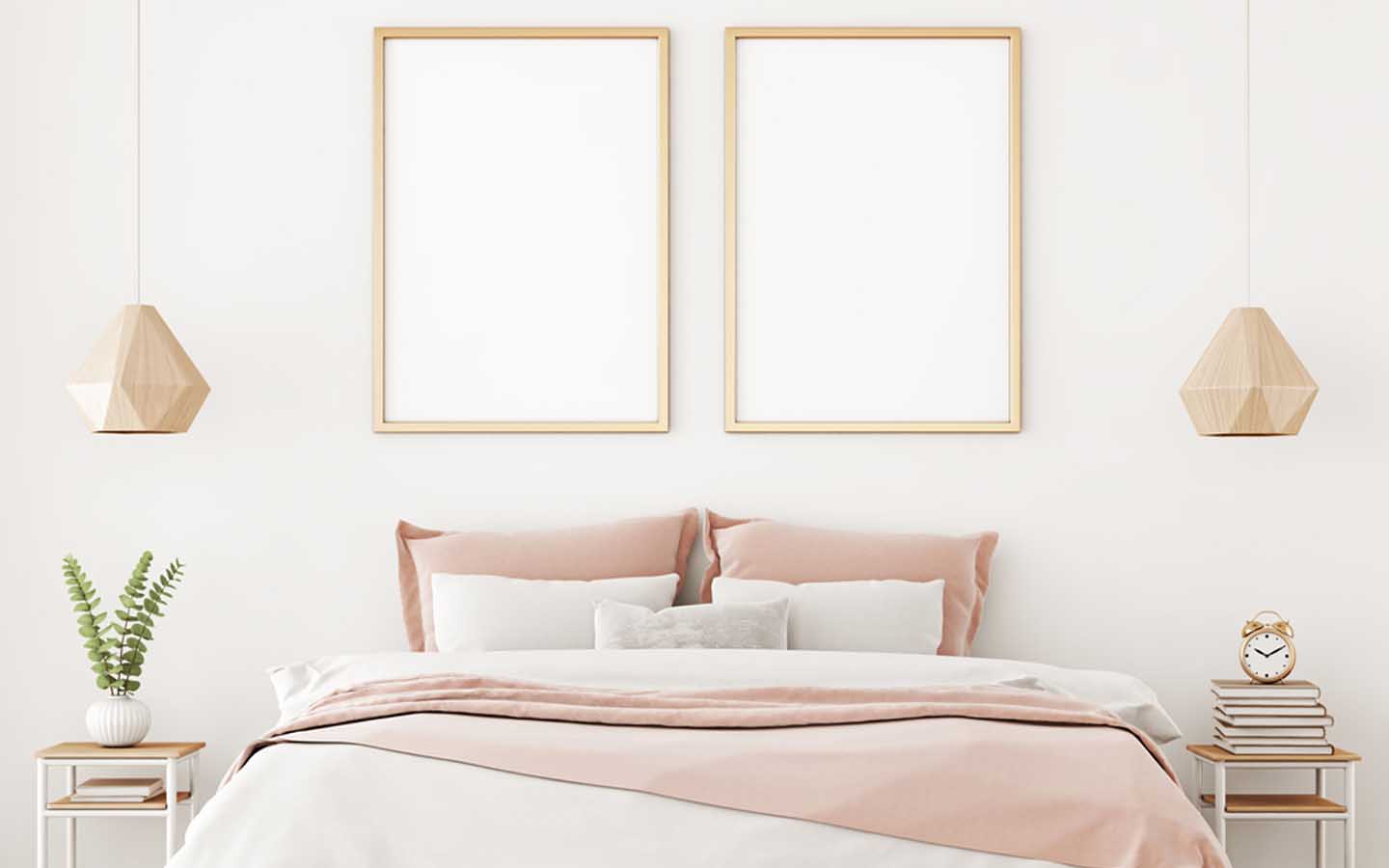 لوحات في غرفة النوم