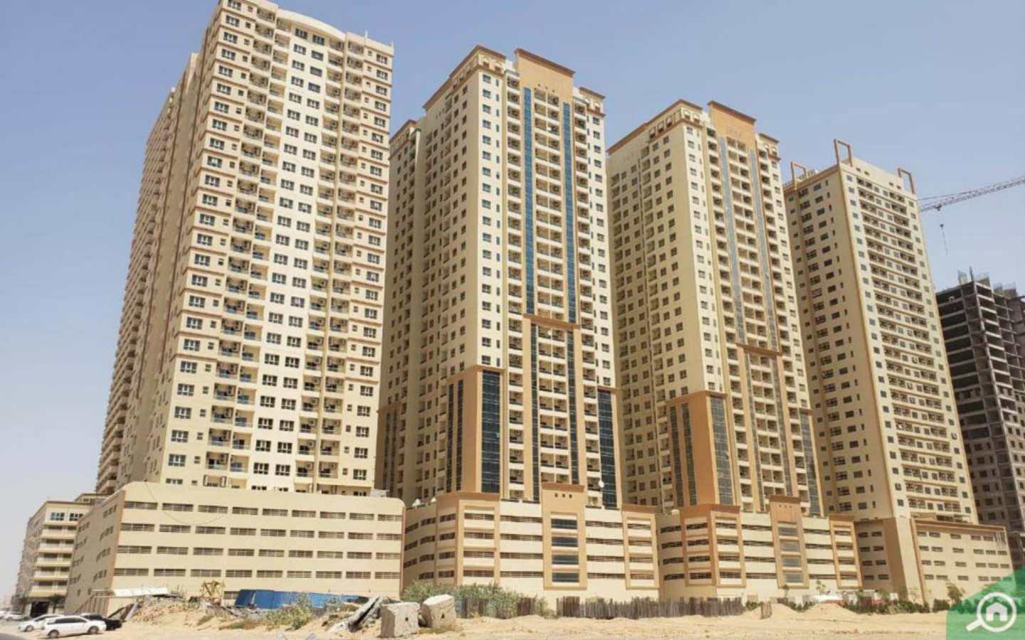أبراج مدينة الإمارات عجمان