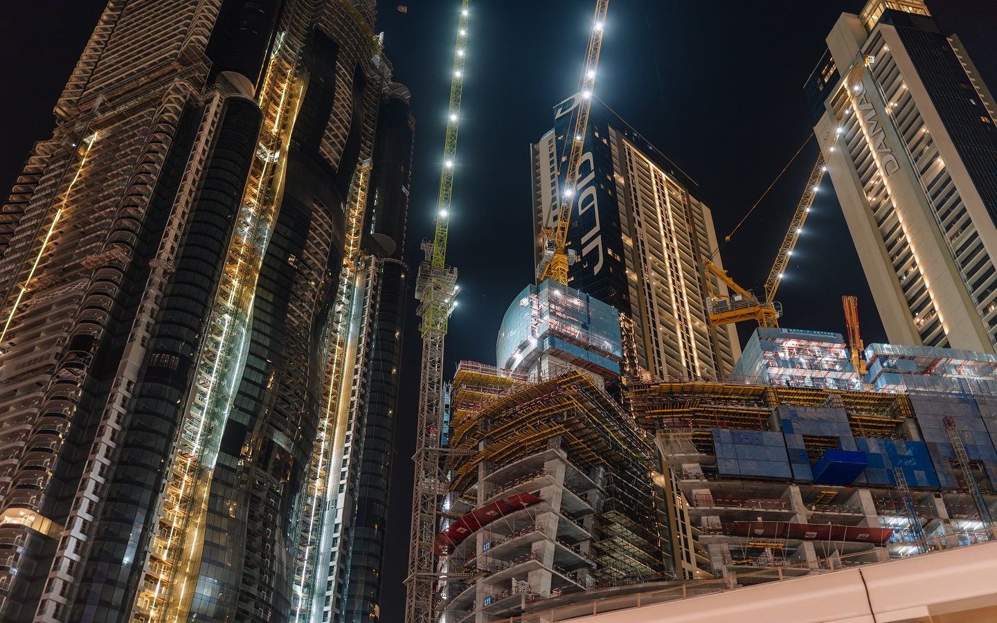 تأثير المشاريع الجديدة على أسعار العقارات محليًا