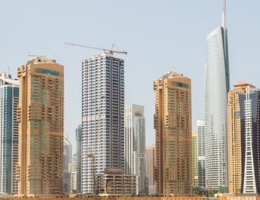 أبراج بحيرات جميرا