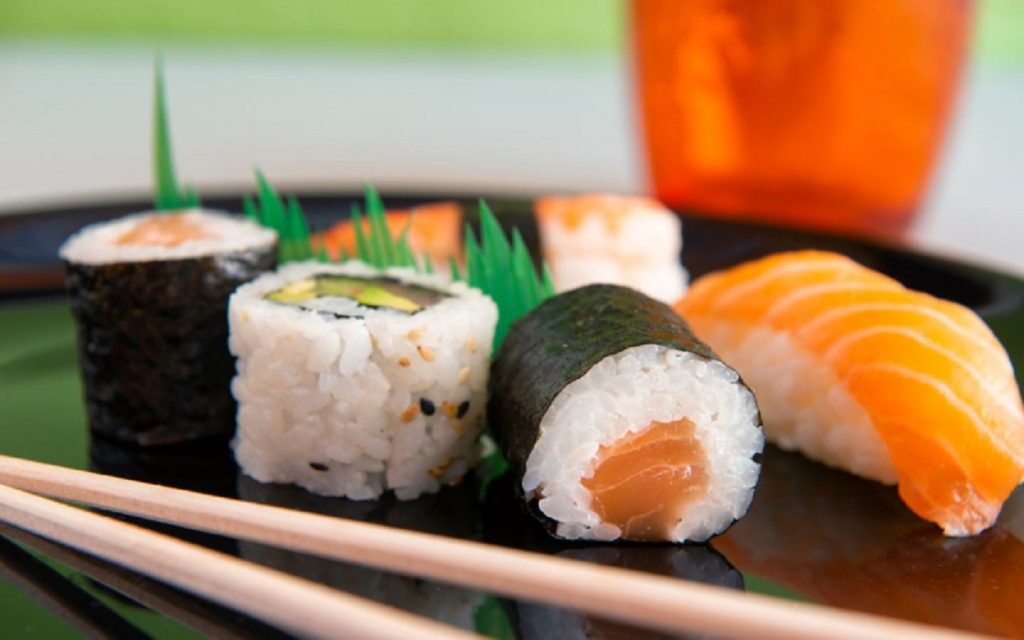 Many Japanese restaurants in Dubai serve sushi