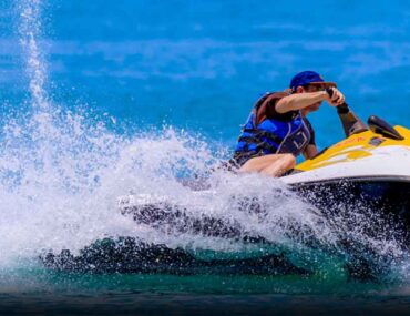 Jet skiing in Abu Dhabi