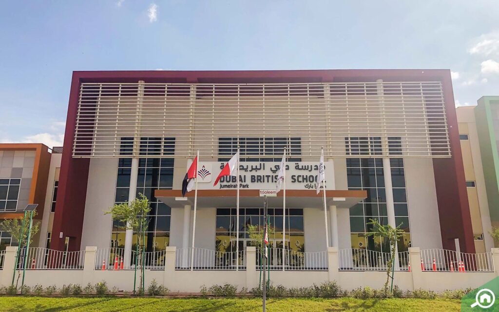 Villa comparison Jumeirah Park vs Jumeirah Islands