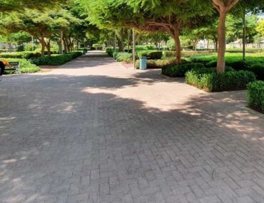 Living in Al Satwa