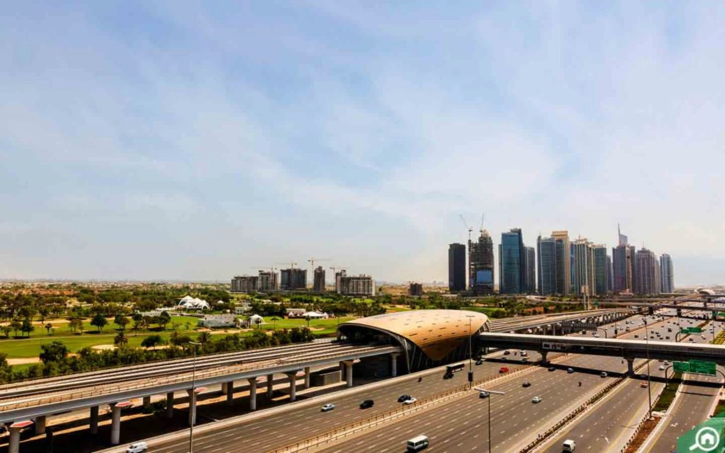 شارع وأبراج في منطقة شارع الشيخ زايد