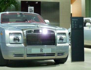 معارض السيارات الفاخرة في دبي