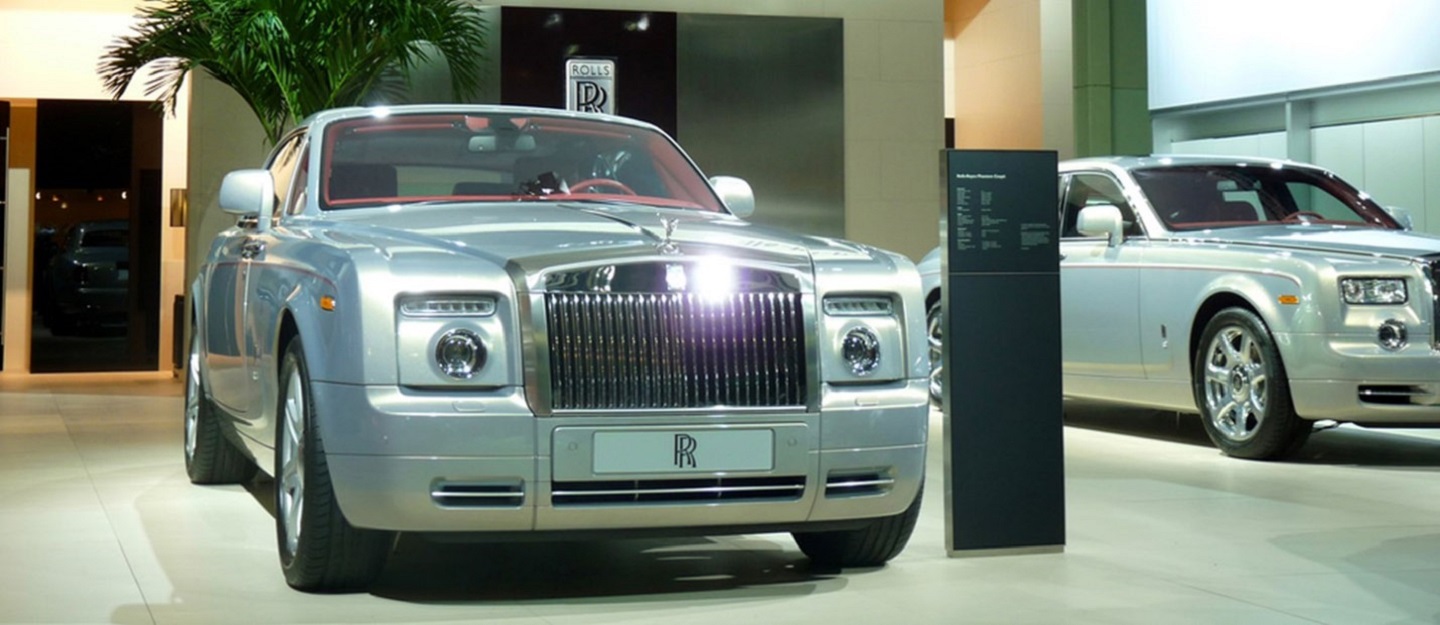 معارض السيارات الفاخرة في دبي