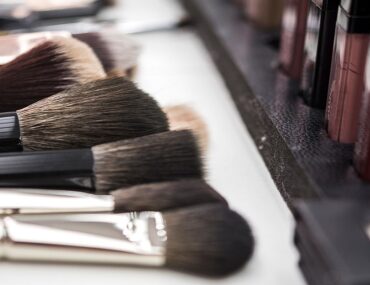 محل مكياج دبي مول