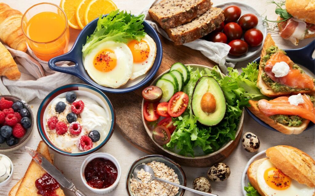 Elegant brunch setup with desserts and drinks for New Year’s Day brunch in Dubai.