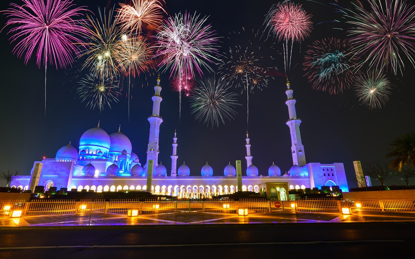 أماكن الألعاب النارية في أبوظبي