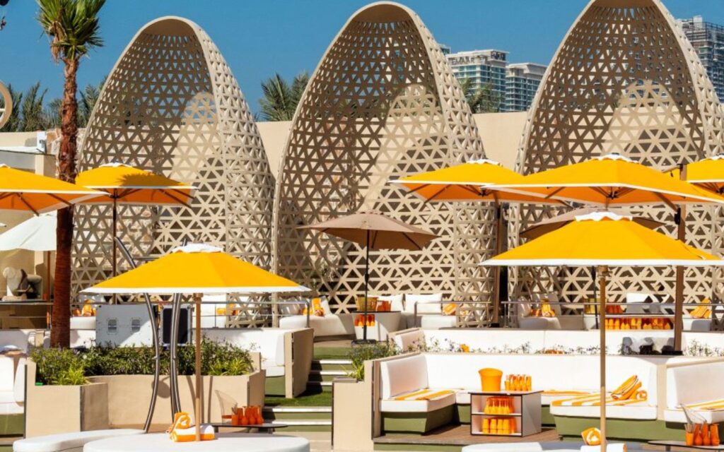 facilities and experience at Dubai o Beach