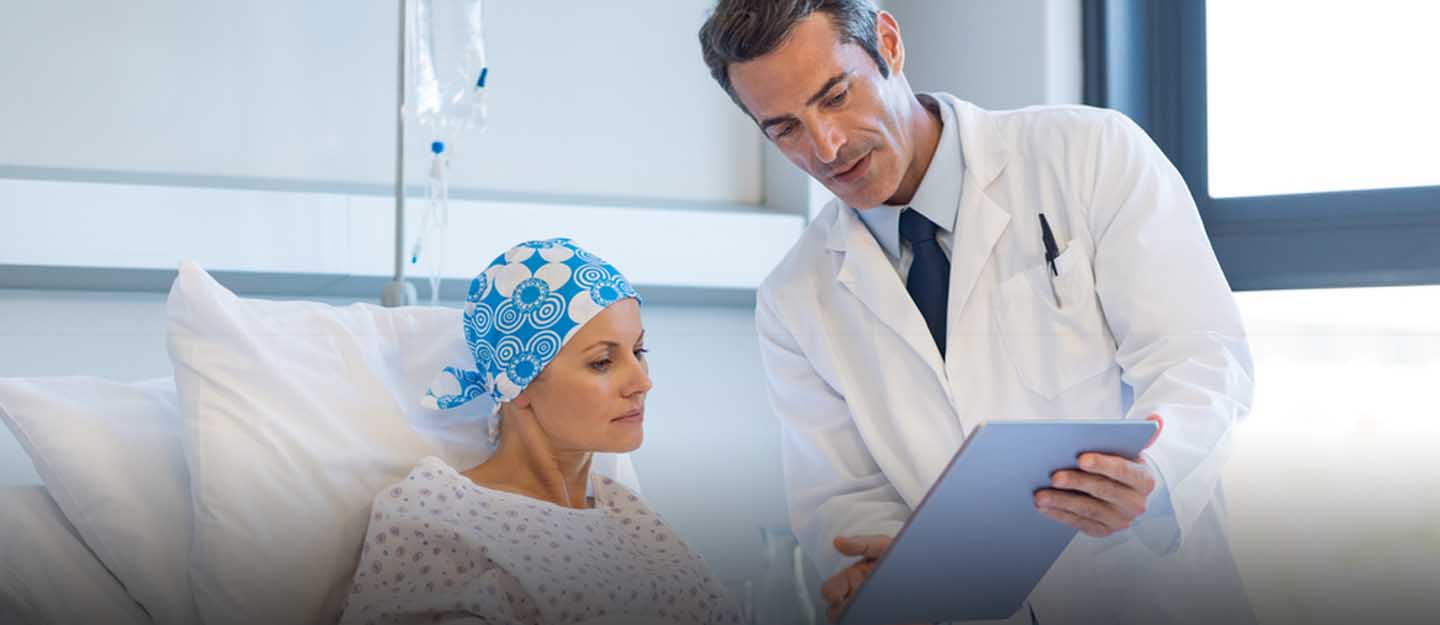 طبيب ومريضة