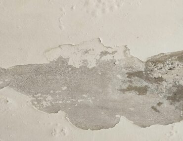 دهان منتفخ ومتقشر