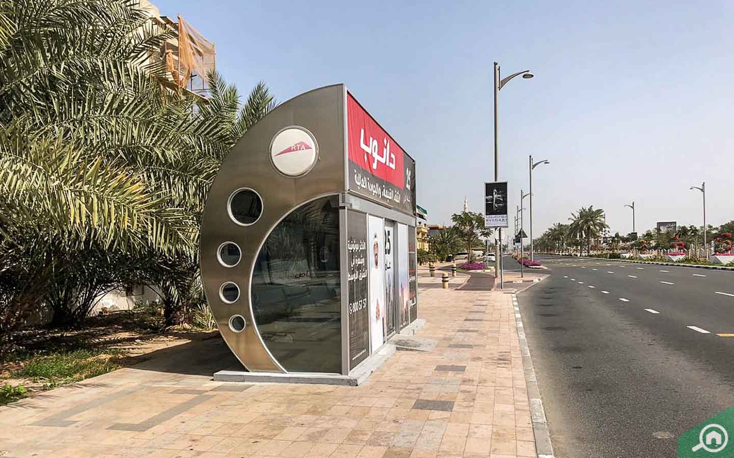 موقف باصات في جميرا 2