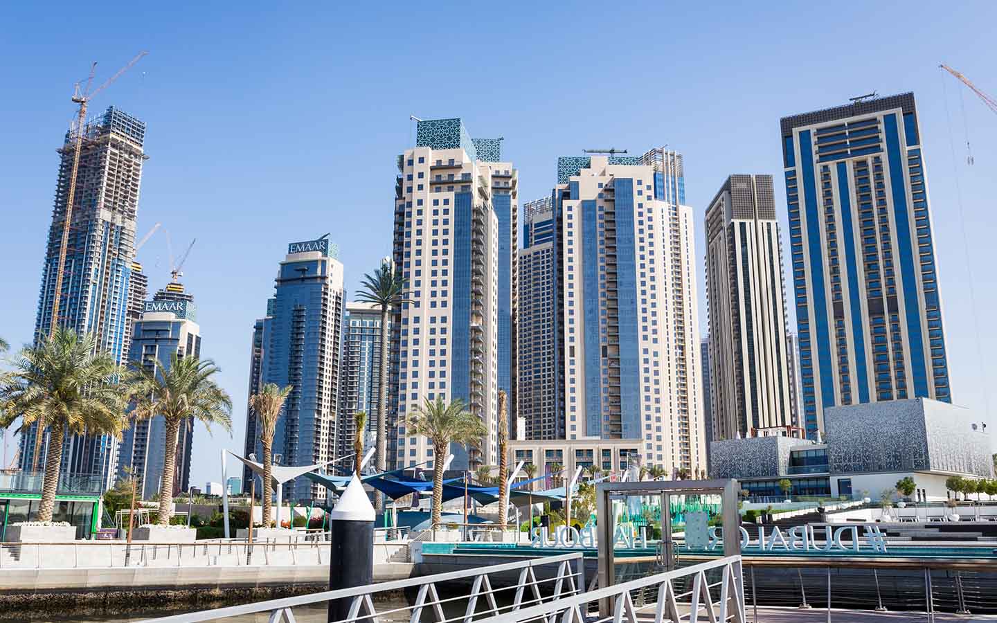 مباني ميناء خور دبي
