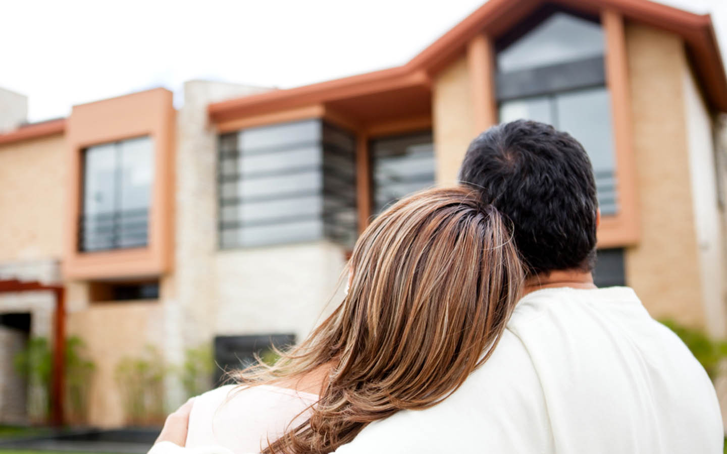 Buying Off Plan Vs Ready Properties In Dubai Pros Cons More Mybayut