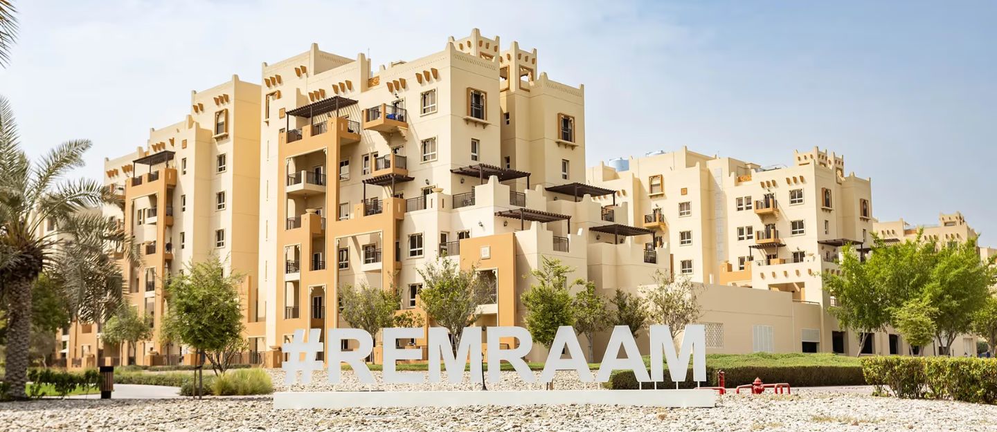 buildings with apartments for rent in remraam