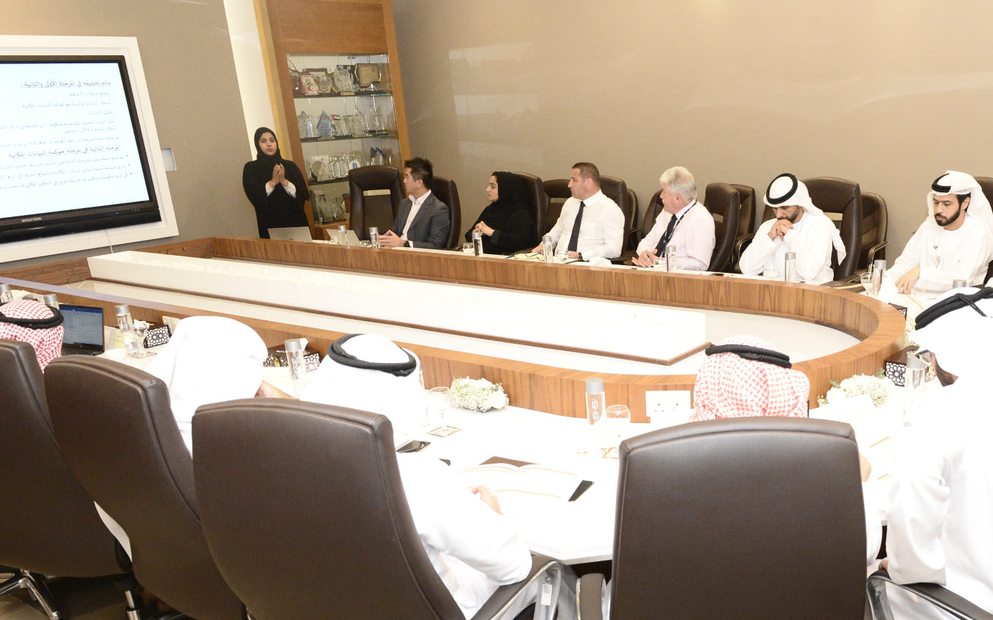  أشخاص في اجتماع