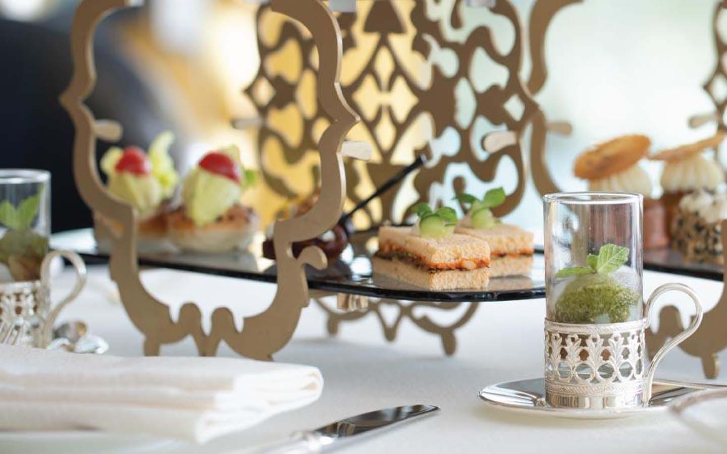 مائدة طعام